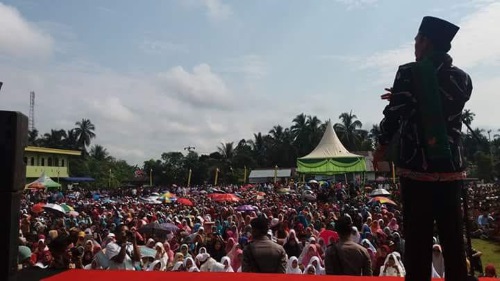 Ribuan Masyarakat Kuansing Hadiri Tabligh Akbar Ustadz Abdul Somad